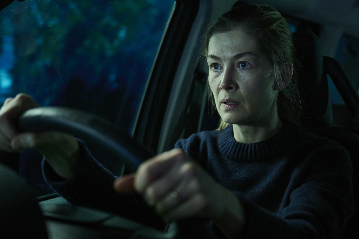 hallow-road-review:-rosamund-pike-stars-in-perfect-nightmare